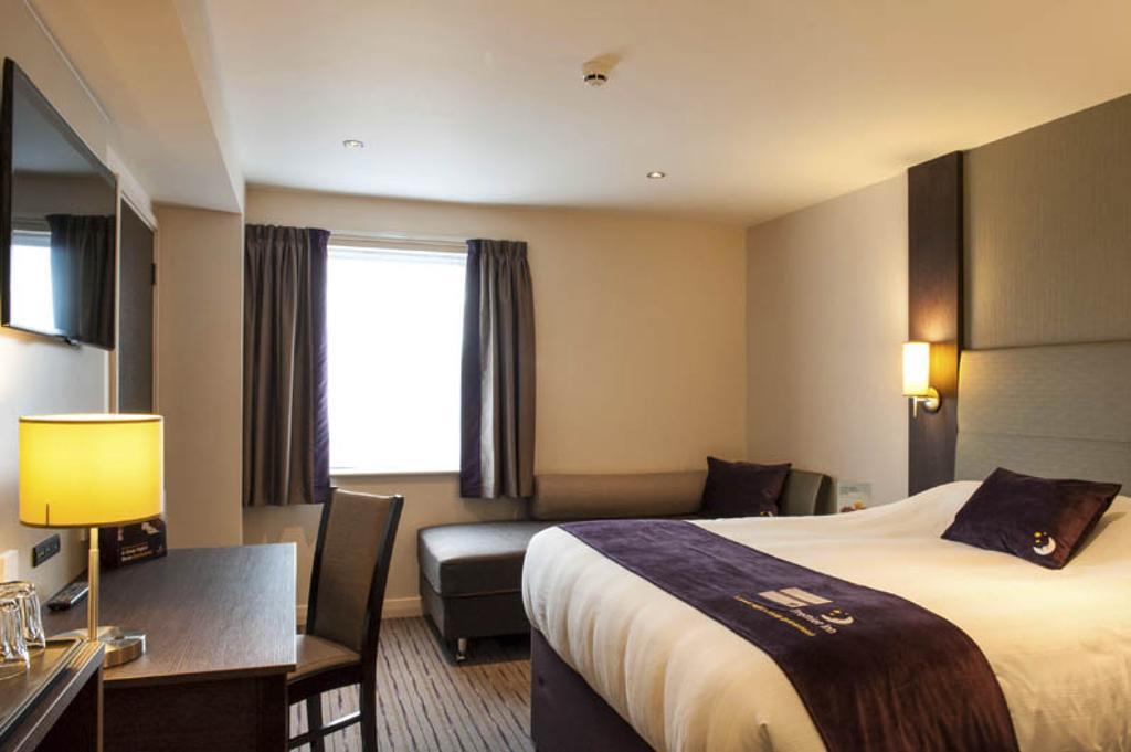 Premier Inn Bodmin Exterior foto